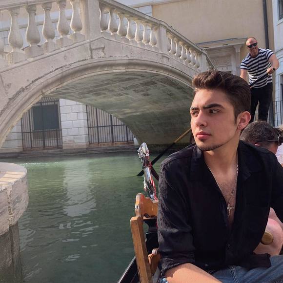 Meet your Posher, Joey - Picture 1 of 1